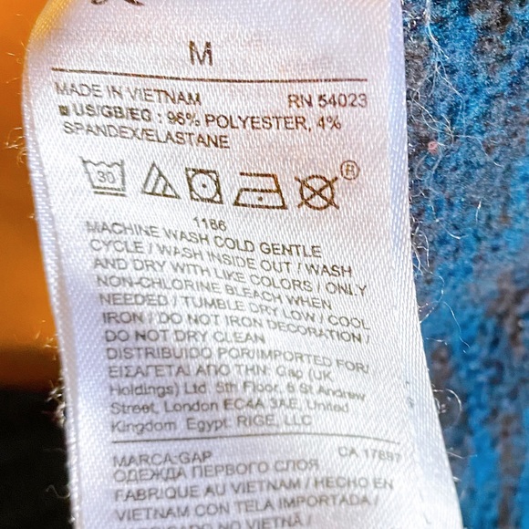 ❤️4/$40 SALE! ❤️ GAPFit Active Wear Pullover - Picture 6 of 6